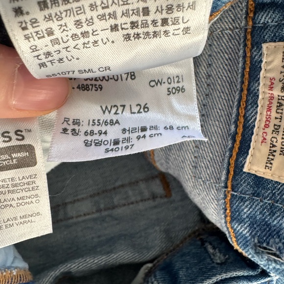 Levi's women’s Blue Jeans - Picture 4 of 5